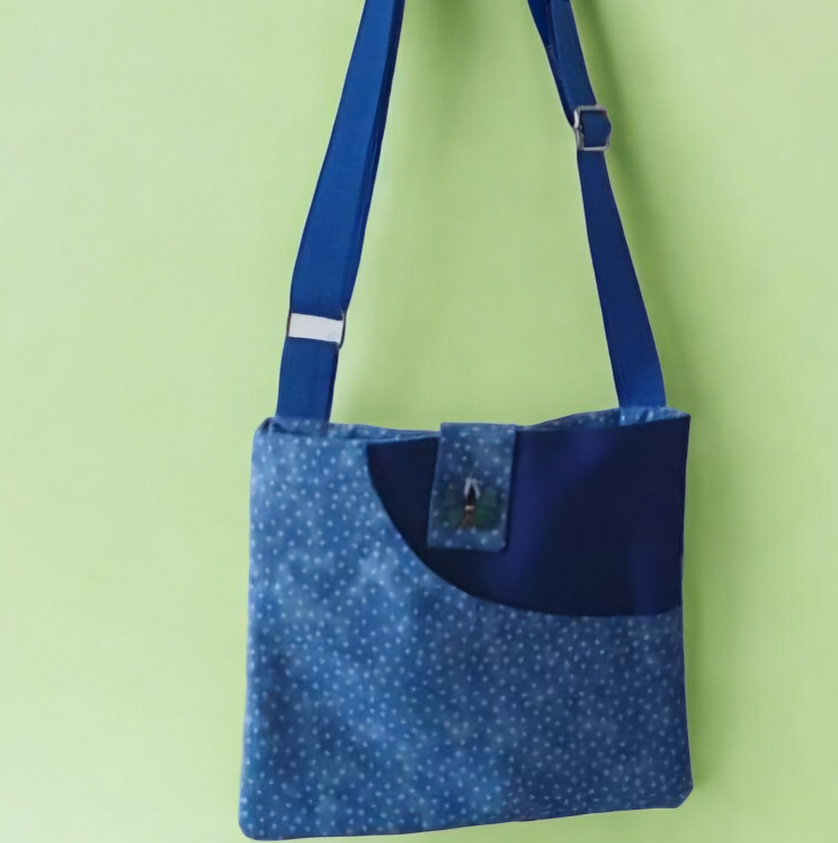 Easy DIY Messenger Bag Sewing Pattern for beginners Happy Days Sewing